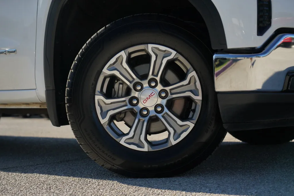 GMC Sierra photo 3