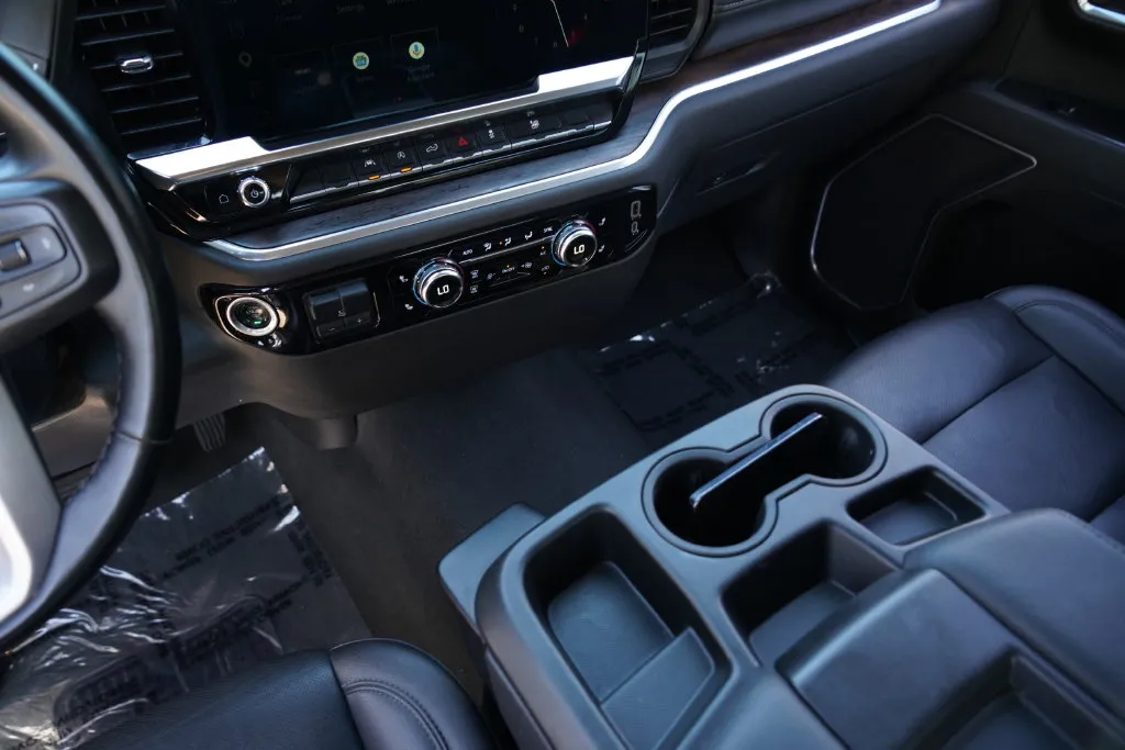 GMC Sierra photo 16