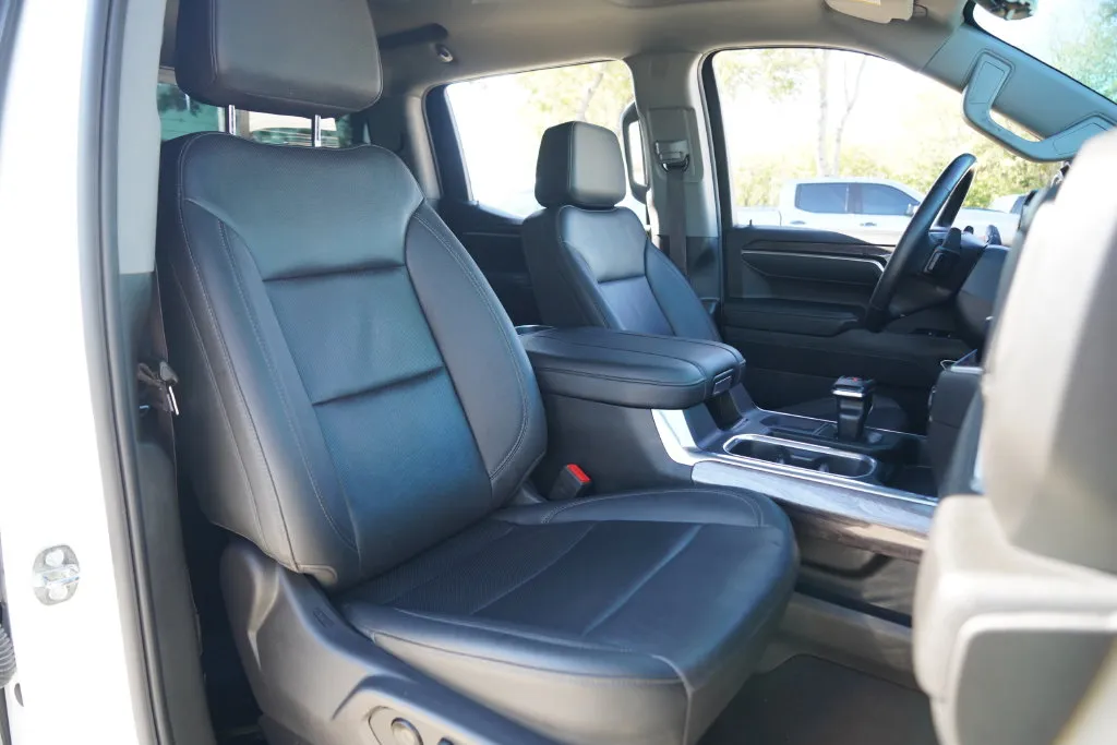 Chevrolet Silverado photo 23