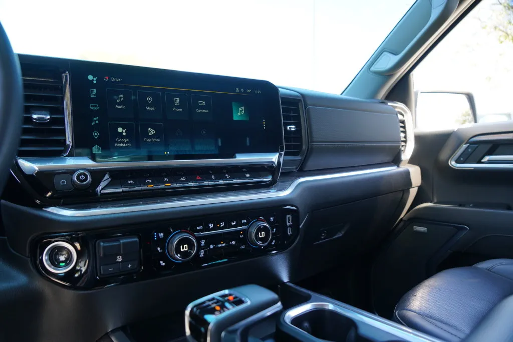 Chevrolet Silverado photo 15