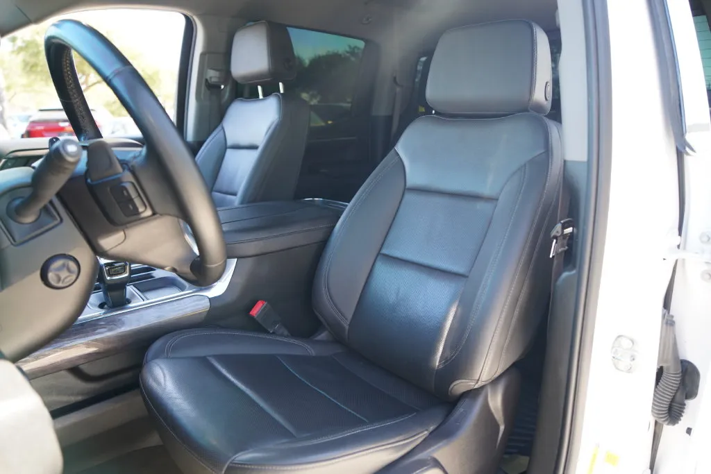 Chevrolet Silverado photo 9