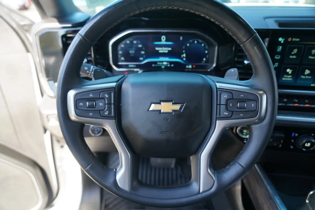 Chevrolet Silverado photo 10