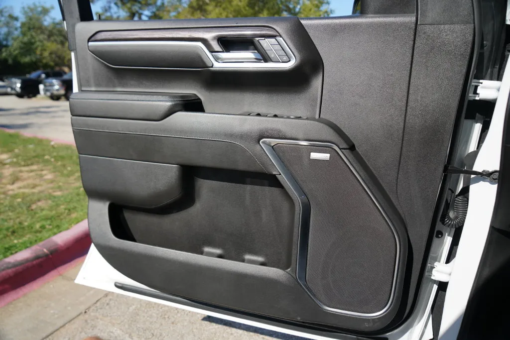 Chevrolet Silverado photo 19