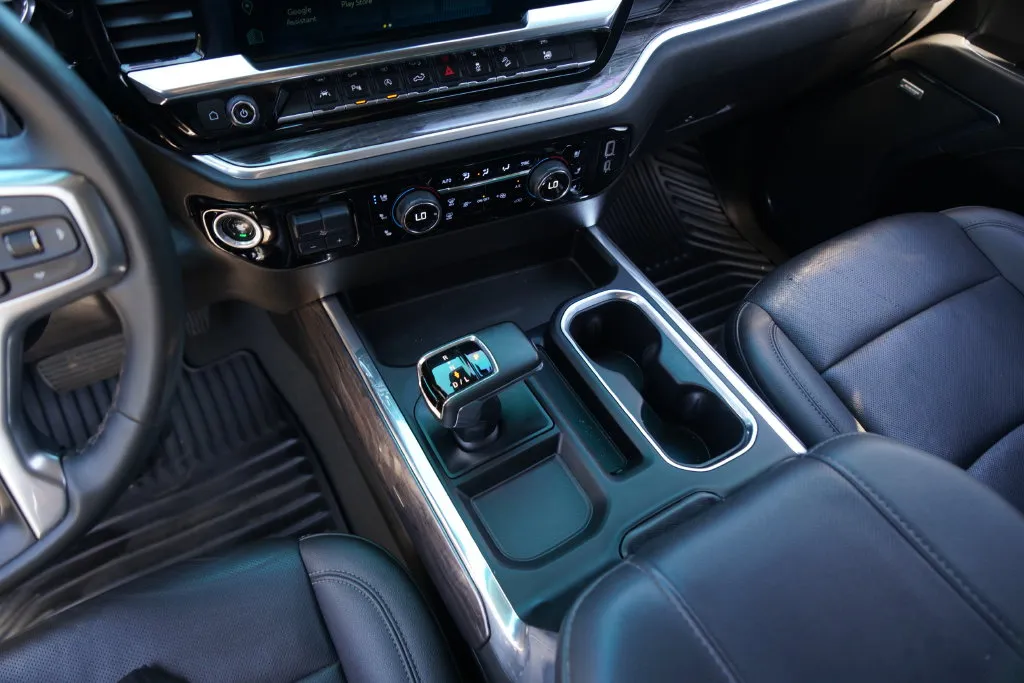 Chevrolet Silverado photo 16