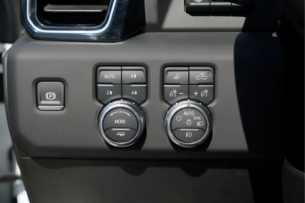 GMC Sierra photo 18