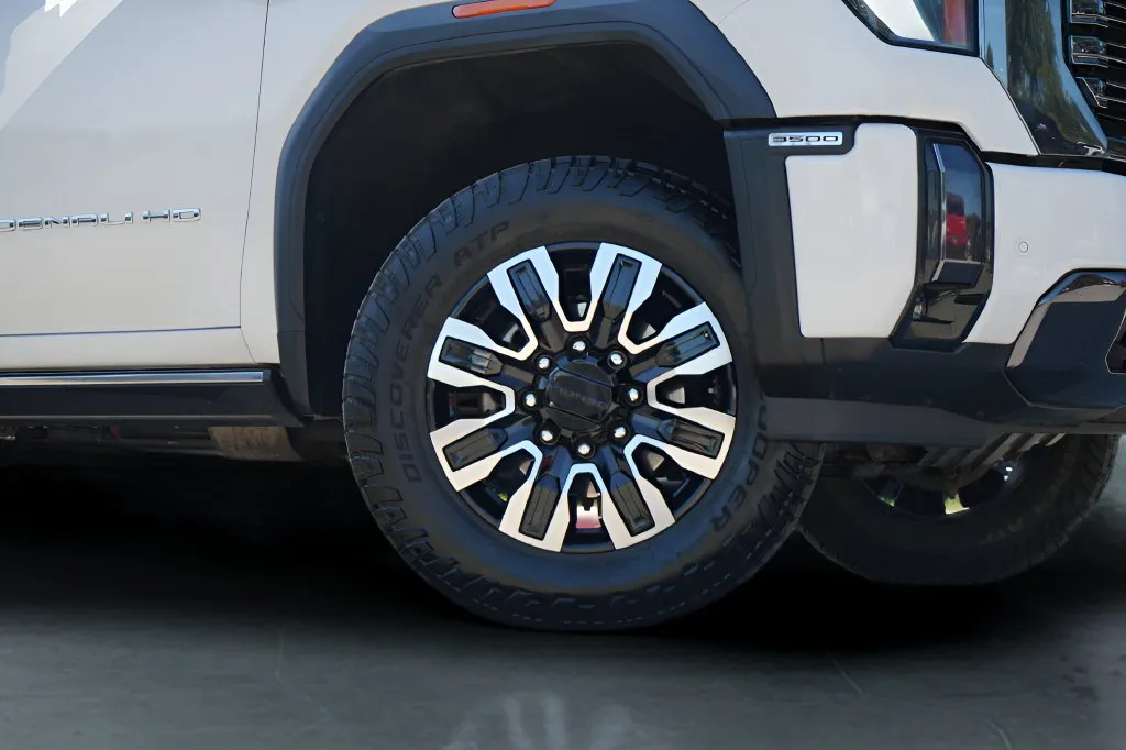 GMC Sierra photo 3