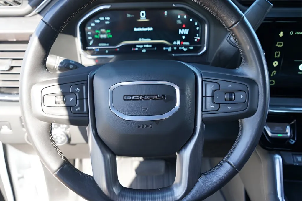 GMC Sierra photo 10