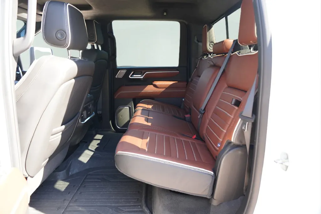 GMC Sierra photo 28