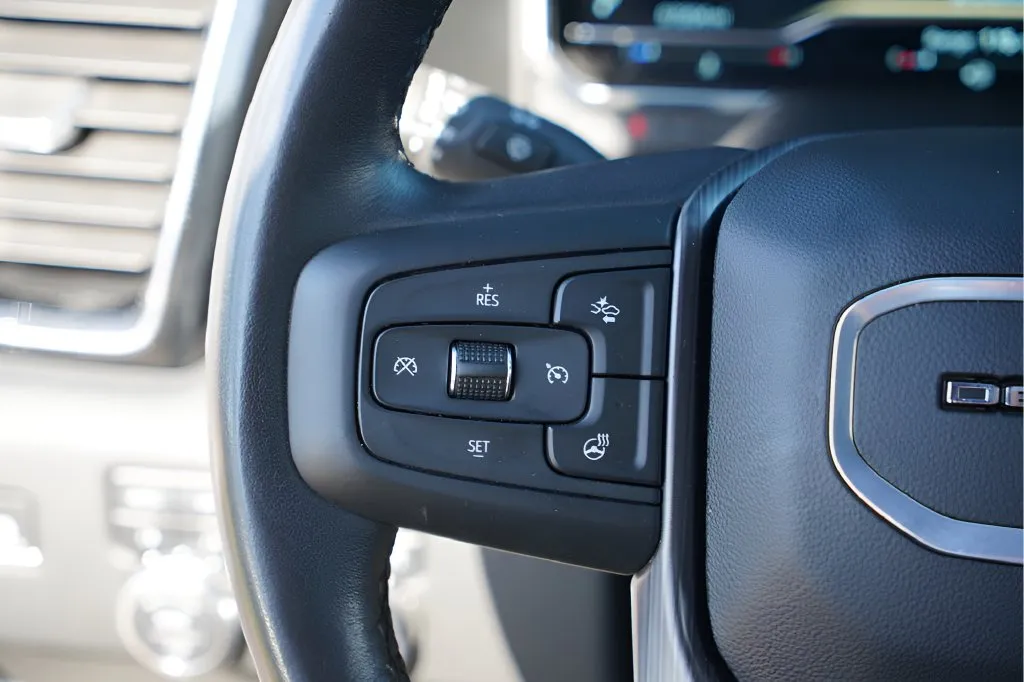 GMC Sierra photo 11