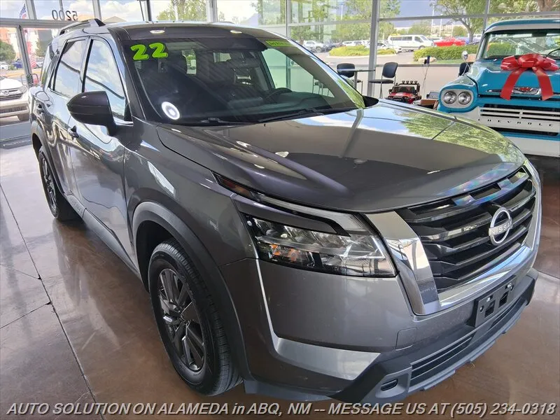 2022 Nissan Pathfinder SV