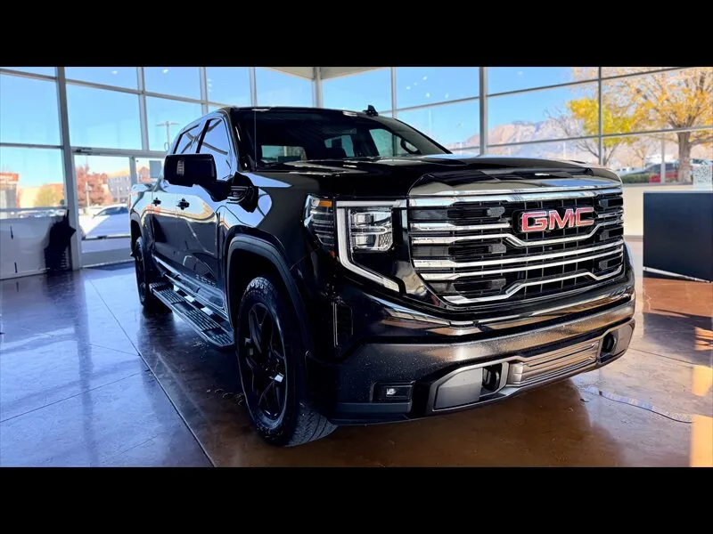 2022 GMC Sierra 1500 SLT's photo