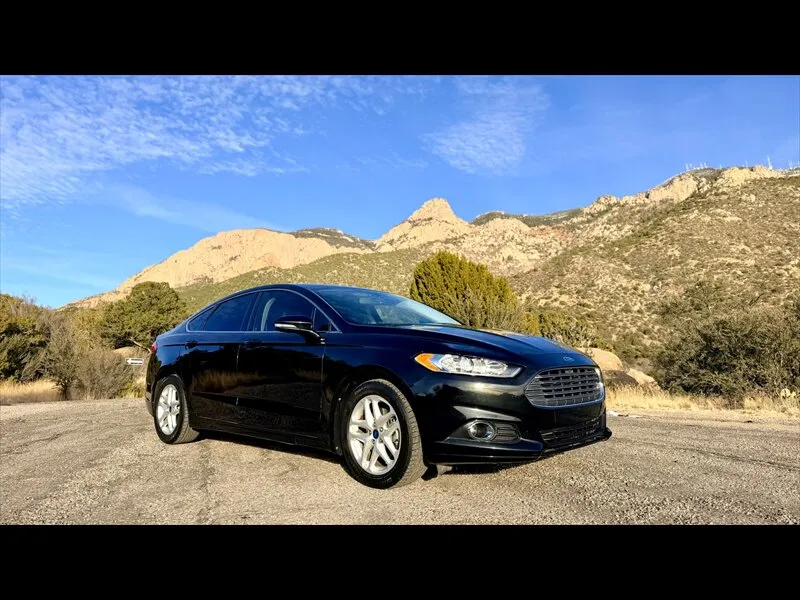 2013 Ford Fusion SE's photo