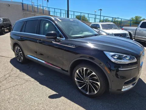More photos of 2020 Lincoln Aviator Reserve at Truck Solutions NM, NM