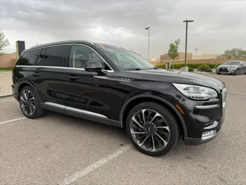 More photos of 2020 Lincoln Aviator Reserve at Truck Solutions NM, NM