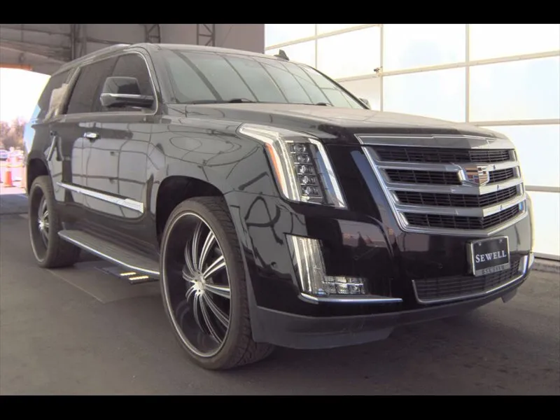 2018 Cadillac Escalade AWD Luxury's photo