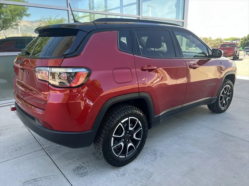 2025 Jeep Compass Trailhawk - Photo 7