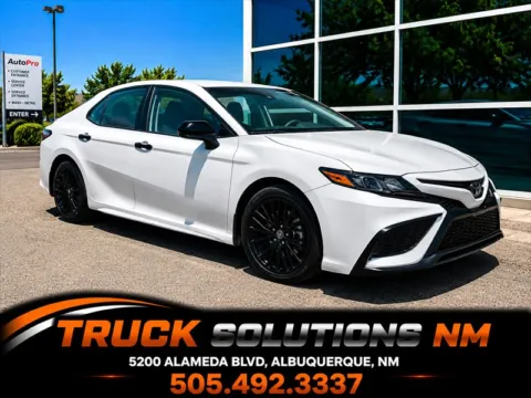 White 2022 Toyota Camry Hybrid SE for sale in Albuquerque, NM