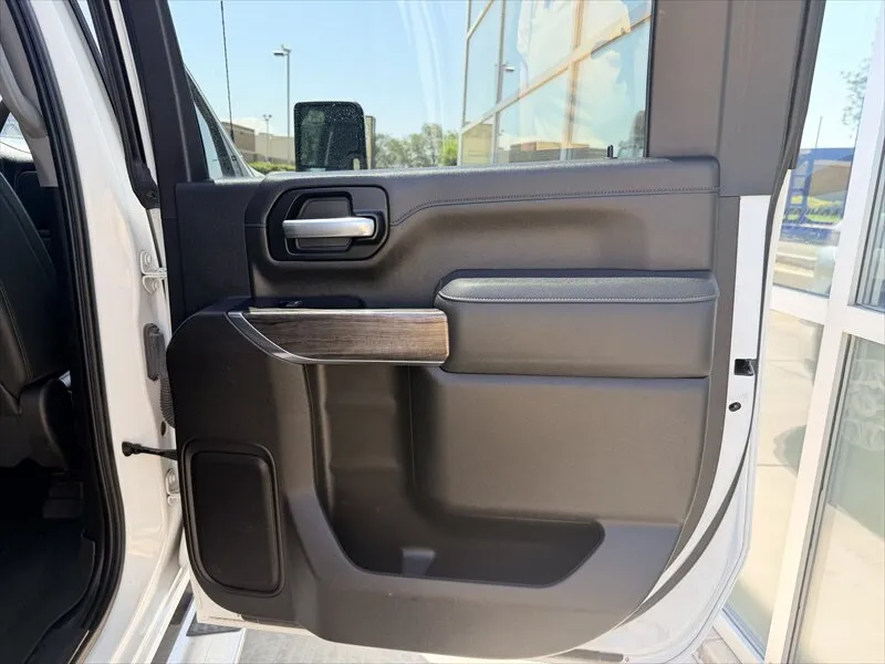 2023 Chevrolet Silverado 3500HD LTZ - Photo 20