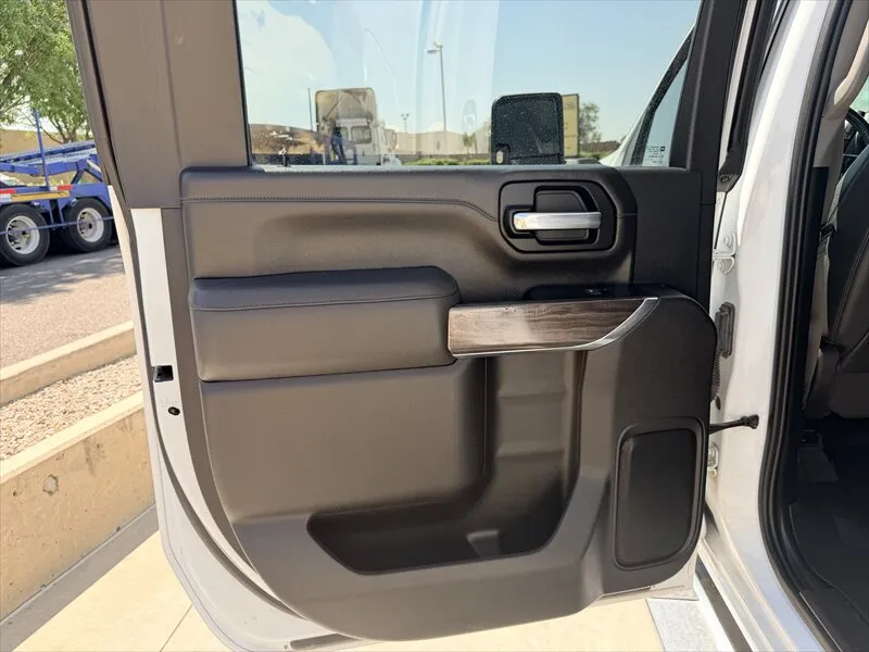 2023 Chevrolet Silverado 3500HD LTZ - Photo 16