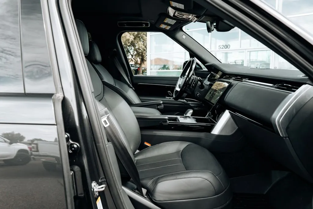 2025 Land Rover Range Rover SE - Photo 47