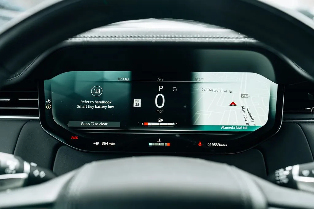 2025 Land Rover Range Rover SE - Photo 25