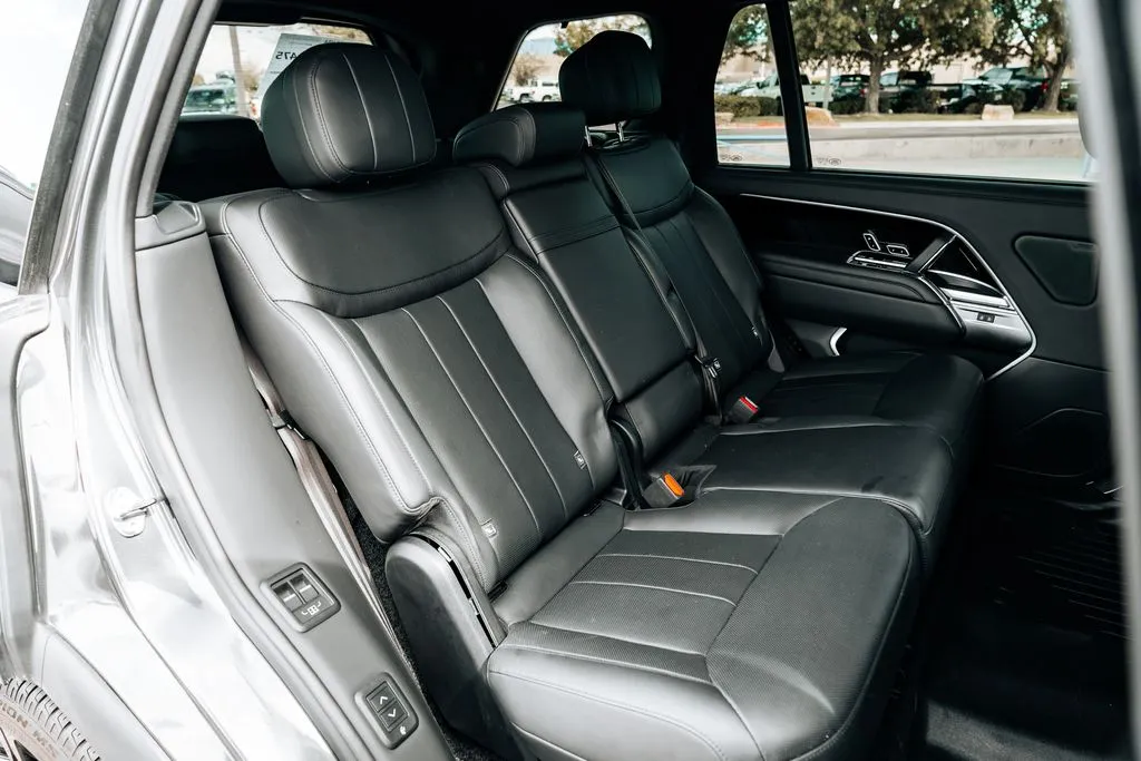 2025 Land Rover Range Rover SE - Photo 45