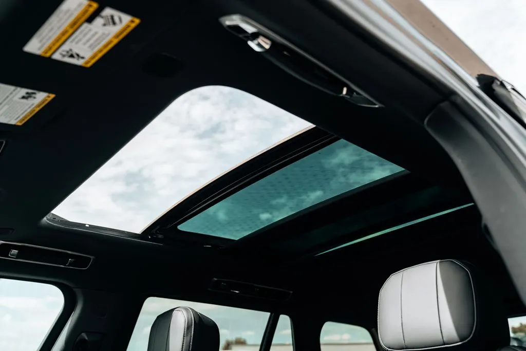 2025 Land Rover Range Rover SE - Photo 31