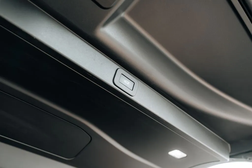 2025 Land Rover Range Rover SE - Photo 41