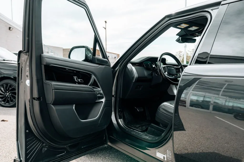 2025 Land Rover Range Rover SE - Photo 13