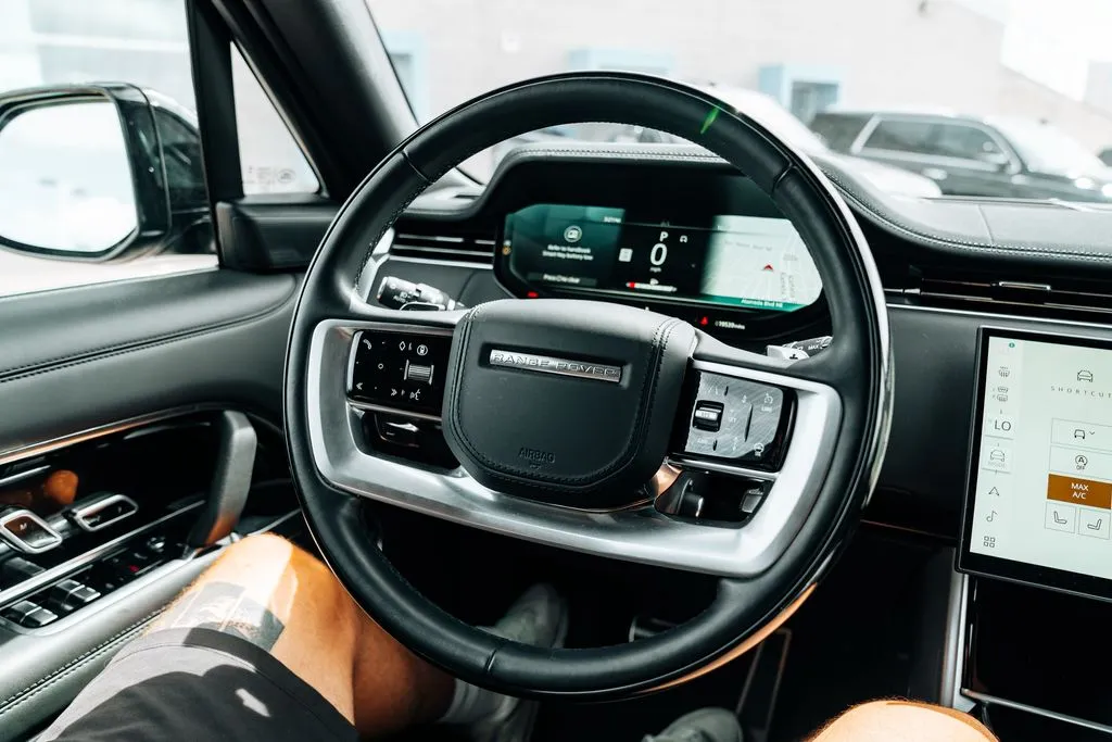 2025 Land Rover Range Rover SE - Photo 21