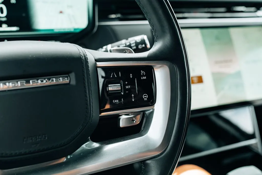 2025 Land Rover Range Rover SE - Photo 23