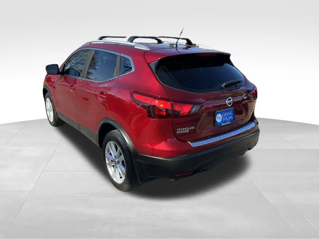 2019 Nissan Rogue Sport SV photo 2