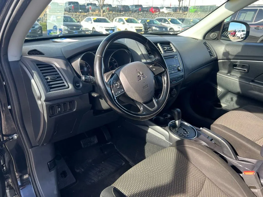 2016 Mitsubishi Outlander Sport ES photo 3