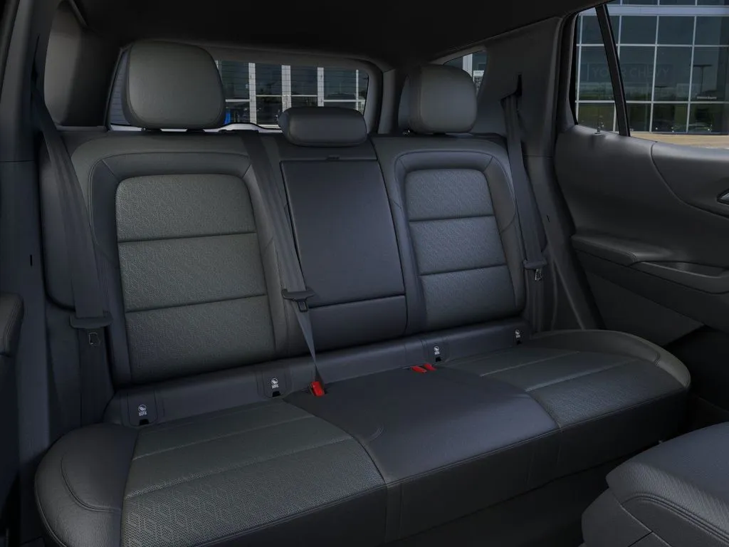 2026 Chevrolet Equinox LT photo 2