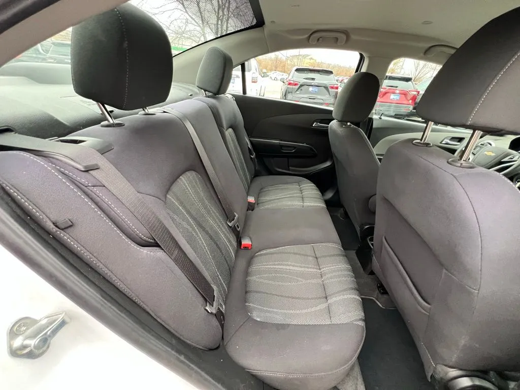 2020 Chevrolet Sonic LT photo 4