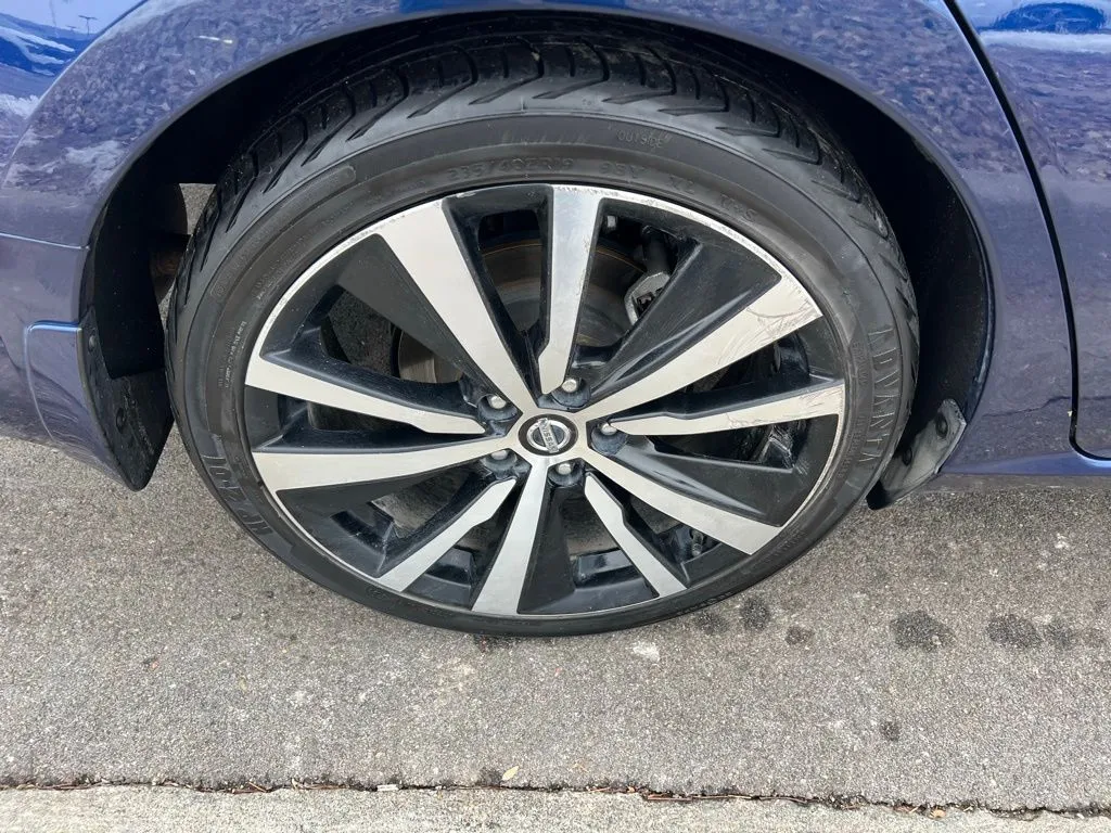 2021 Nissan Altima 2.5 SR photo 3