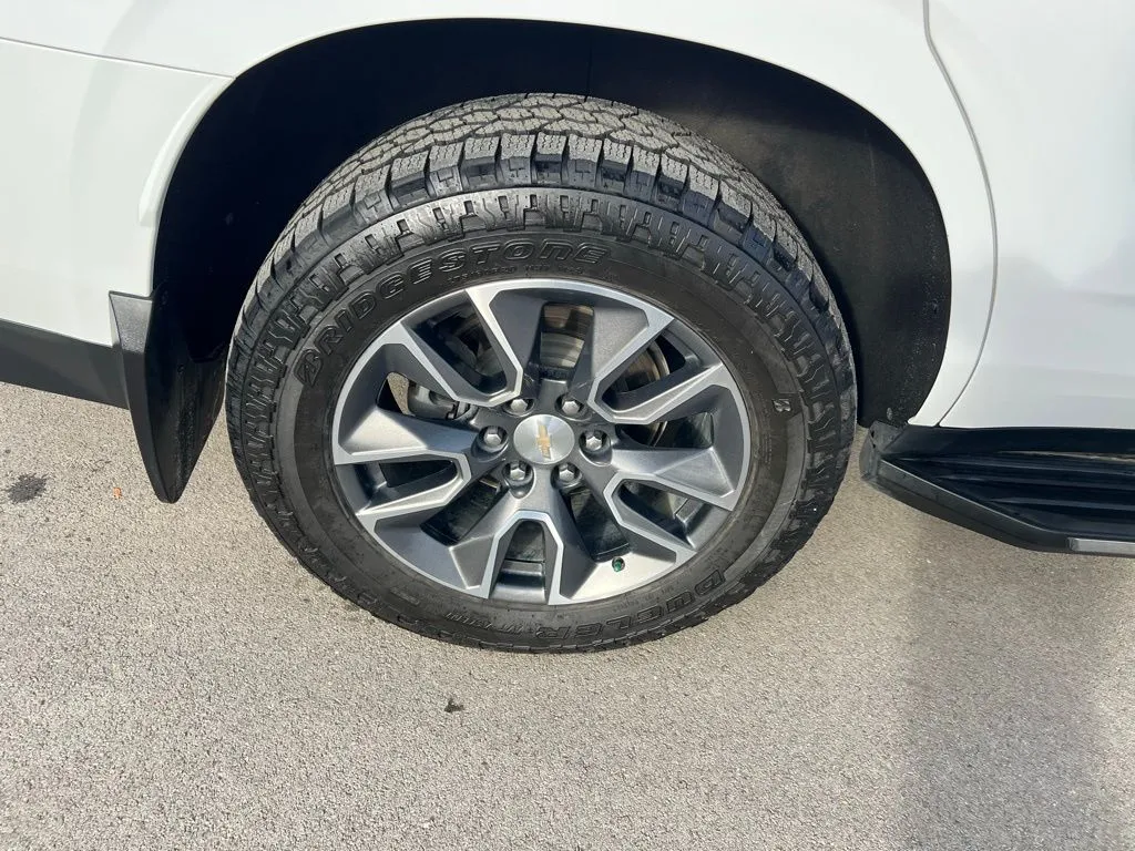 2021 Chevrolet Tahoe LT photo 3