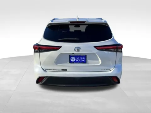 More photos of 2021 Toyota Highlander XLE at Gregg Young Chevrolet - Omaha, NE