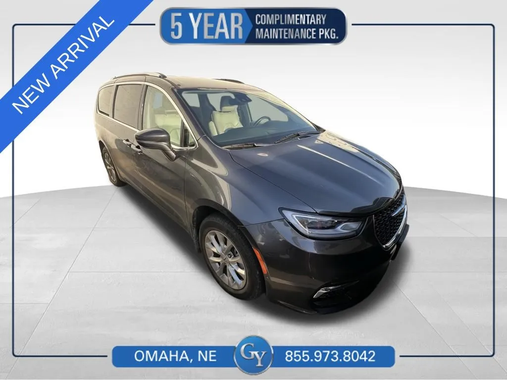 Gray 2021 Chrysler Pacifica Touring L for sale in Omaha, NE