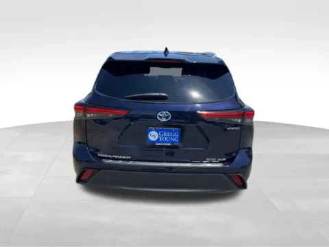 More photos of 2021 Toyota Highlander Hybrid XLE at Gregg Young Chevrolet of Omaha, NE