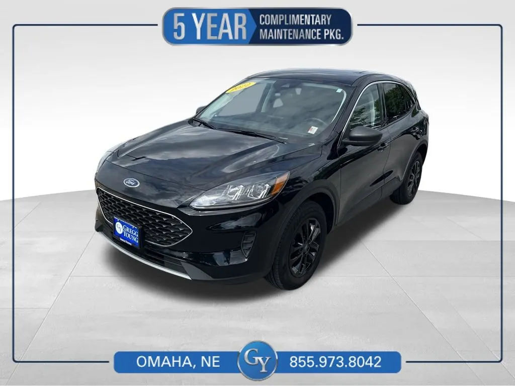 Black 2022 Ford Escape SE for sale in Omaha, NE