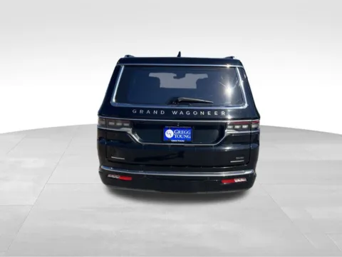 More photos of 2022 Jeep Grand Wagoneer Series III at Gregg Young Chevrolet of Omaha, NE