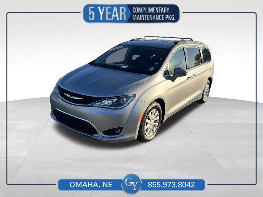 Silver 2017 Chrysler Pacifica Touring L for sale in Omaha, NE