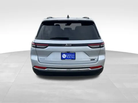 More photos of 2023 Jeep Grand Cherokee Limited at Gregg Young Chevrolet - Omaha, NE