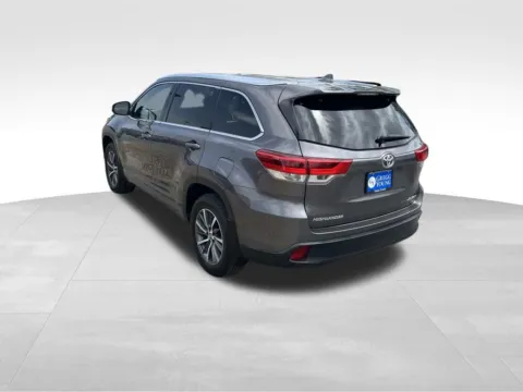 More photos of 2017 Toyota Highlander XLE at Gregg Young Chevrolet of Omaha, NE
