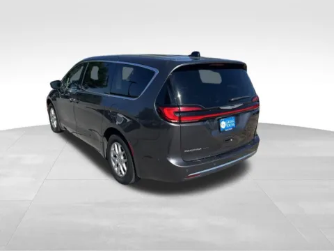 More photos of 2023 Chrysler Pacifica Touring L at Gregg Young Chevrolet of Omaha, NE