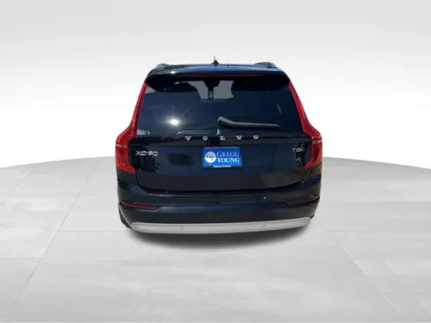 More photos of 2022 Volvo XC90 T5 Momentum at Gregg Young Chevrolet of Omaha, NE