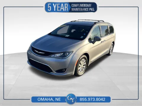 Silver 2017 Chrysler Pacifica Touring L for sale in Omaha, NE