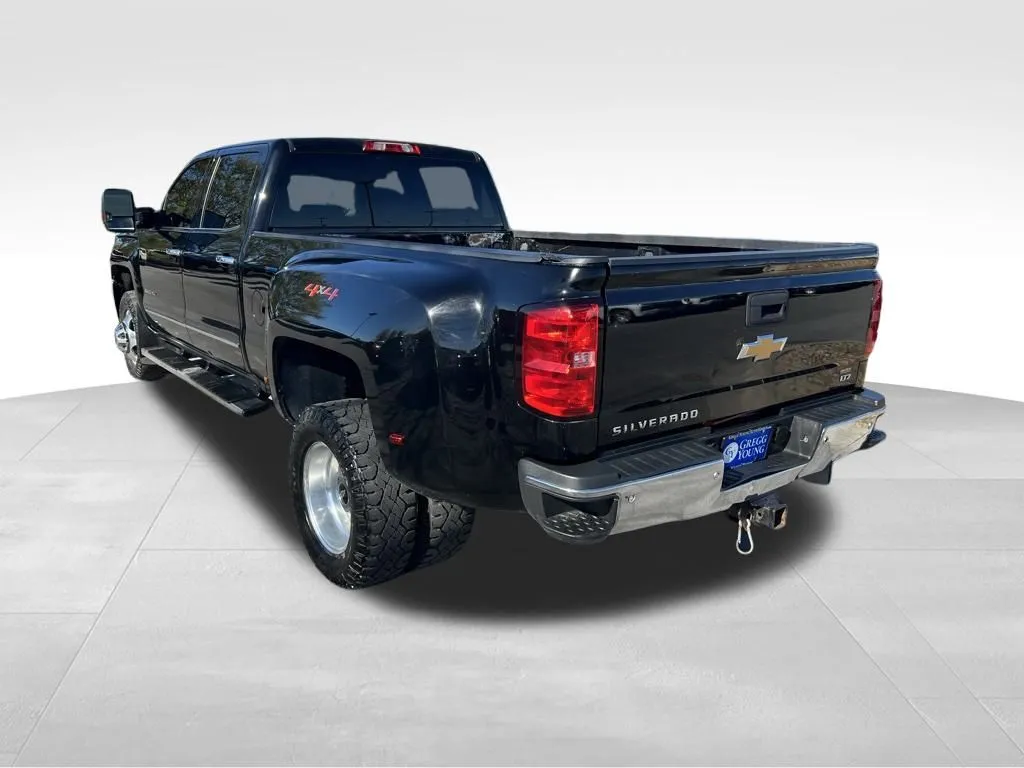 2019 Chevrolet Silverado 3500HD LTZ photo 2