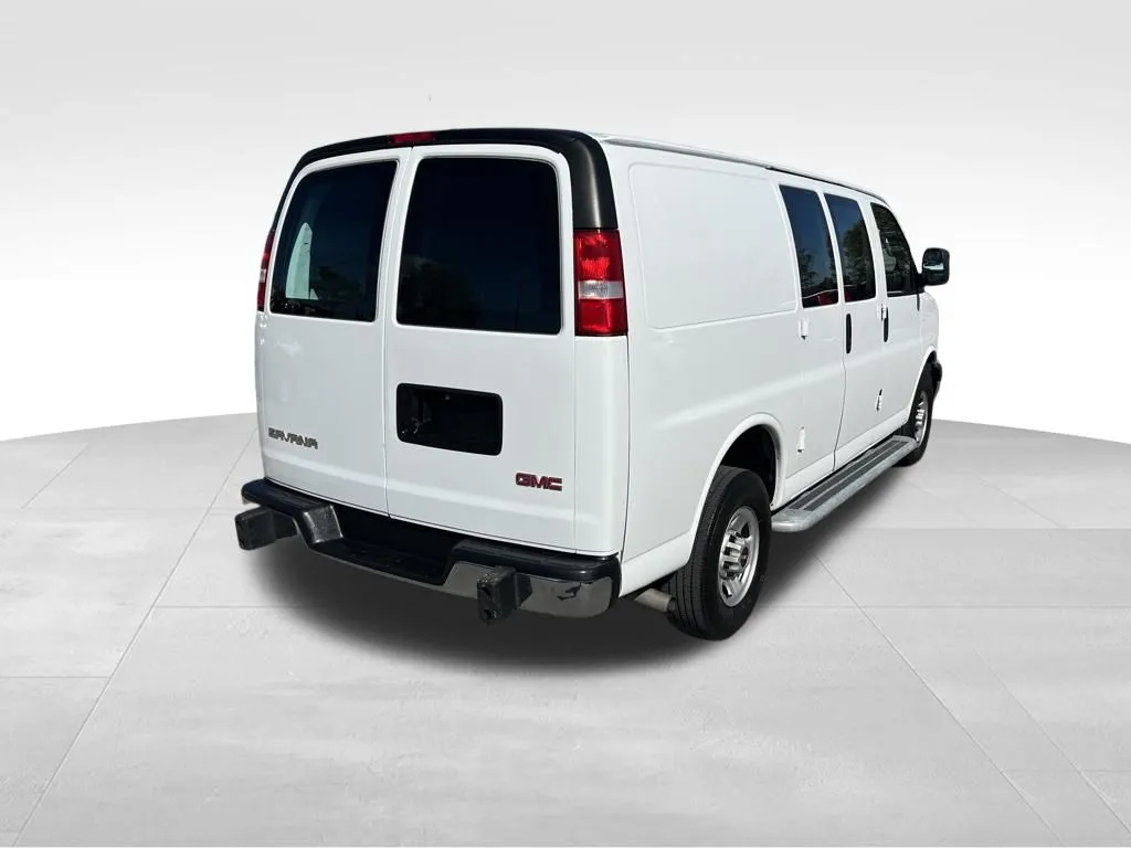 2023 Gmc Savana Cargo 2500 photo 2